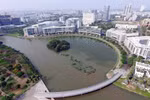 Hồ Bán nguyệt trong Khu đô thị Phú Mỹ Hưng, quận 7, Thành phố Hồ Chí Minh. (Ảnh: Quang Nhựt/TTXVN)