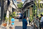 Căn nhà bị cháy nằm sâu trong hẻm. (Ảnh: TTXVN phát)