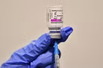 Vaccine ngừa COVID-19 của hãng AstraZeneca. (Ảnh: PAP/TTXVN)
