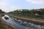 Một khúc sông Tô Lịch. (Ảnh Mạnh Khánh/TTXVN)