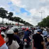 Đường đi nhà triển lãm Đông Anh tắc nghẽn nhiều ngày, tài xế công nghệ thét giá
