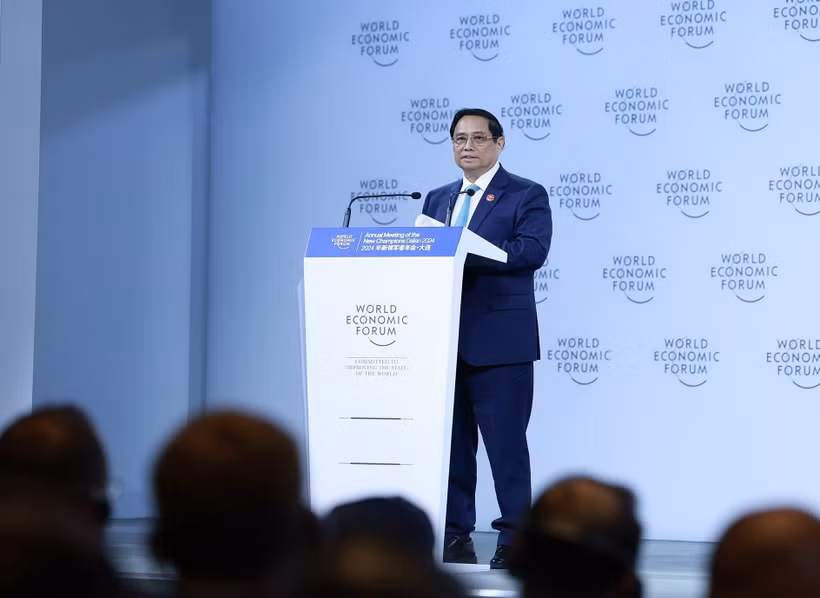 Thủ tướng Phạm Minh Chính phát biểu tại Phiên toàn thể Hội nghị thường niên các nhà tiên phong lần thứ 15 của WEF. (Ảnh: Dương Giang/TTXVN)