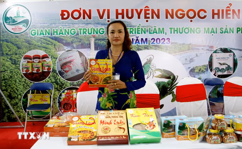 Phụ nữ Cà Mau năng động, sáng tạo phát triển kinh tế. (Ảnh: TTXVN)