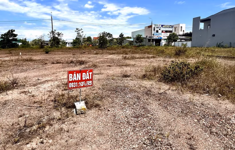 Rao bán đất. (Ảnh: Nguyên Linh/TTXVN)