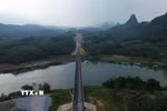 Cầu Vĩnh Tuy thuộc Dự án cao tốc Tuyên Quang – Hà Giang do liên danh Công ty cổ phần Tập đoàn Đèo Cả và Cầu 75 thi công đã hoàn thành các hạng mục. (Ảnh: Hoàng Hải/TTXVN)