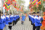 Việc tái hiện nghi lễ thượng nêu ngày Tết để nhân dân và du khách được trải nghiệm cũng như hiểu hơn về những nét đẹp văn hóa truyền thống của dân tộc Việt Nam. (Ảnh: Hoa Mai/TTXVN)