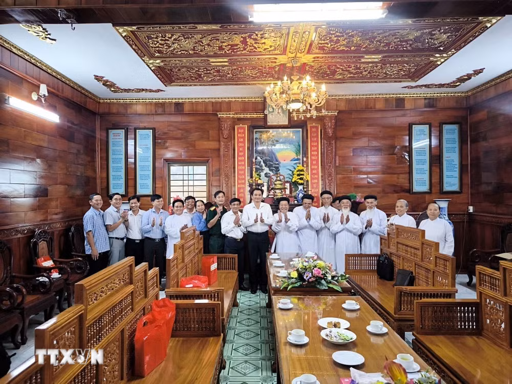 ttxvn-cao-dai2.jpg