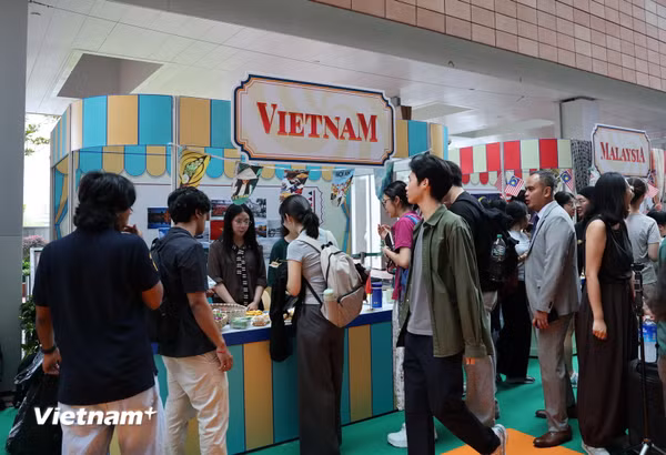 Rực rỡ sắc màu Việt Nam tại Lễ hội Văn hóa Đại học Hong Kong ở Trung Quốc
