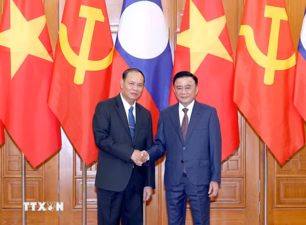 Thường trực Ban Bí thư Trung ương Đảng Nhân dân Cách mạng Lào kết thúc tốt đẹp chuyến thăm chính thức Việt Nam