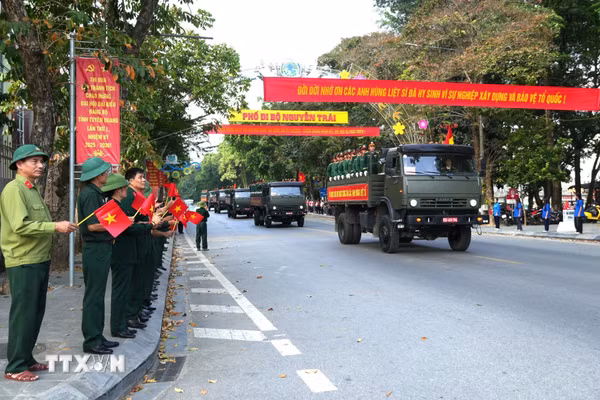 Trở về trong vòng tay tri ân của quê hương