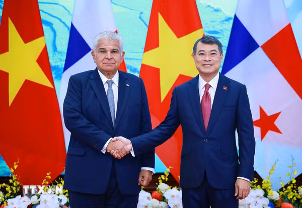 Thủ tướng Lê Minh Hưng hội kiến Tổng thống Cộng hòa Panama