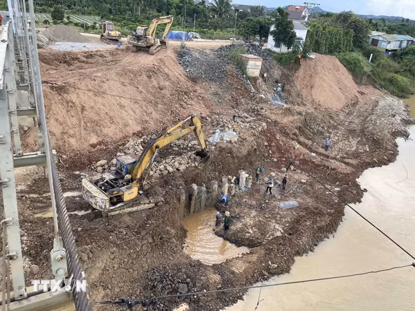 Đắk Lắk: Bờ sông Krông Nô sạt lở liên tục, người dân mất đất canh tác