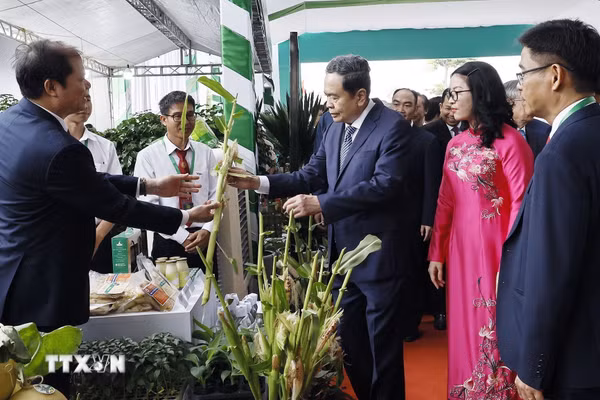 Chủ tịch Quốc hội dự Lễ kỷ niệm 70 năm thành lập Học viện Nông nghiệp Việt Nam