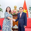 Bộ trưởng Ngoại giao Lê Hoài Trung tiếp Thứ trưởng Ngoại giao Đông Uruguay Valeria Csukasi. (Ảnh: An Đăng/TTXVN)