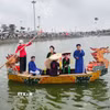 Hát Quan họ trên thuyền. (Ảnh: Thanh Thương/TTXVN)