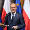Thủ tướng Ba Lan Donald Tusk phát biểu tại cuộc họp báo ở Warsaw. (Ảnh: PAP/TTXVN)