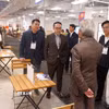 Việt Nam giới thiệu phong phú các mặt hàng truyền thống với các doanh nghiệp Mỹ. (Ảnh: Thanh Tuấn/TTXVN)
