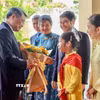 Thủ tướng Lê Minh Hưng gặp gỡ cán bộ, nhân viên Đại sứ quán và cộng đồng người Việt Nam tại Campuchia. (Ảnh: Dương Giang/TTXVN)