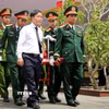 Lễ truy điệu, an táng 13 hài cốt liệt sĩ tại Nghĩa trang liệt sĩ Hải Lăng, xã Diên Sanh, tỉnh Quảng Trị. (Ảnh: TTXVN phát)