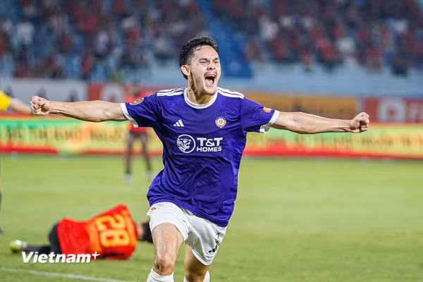 Siêu phẩm bùng nổ phút cuối, Hà Nội FC ngược dòng đầy cảm xúc trước Ninh Bình