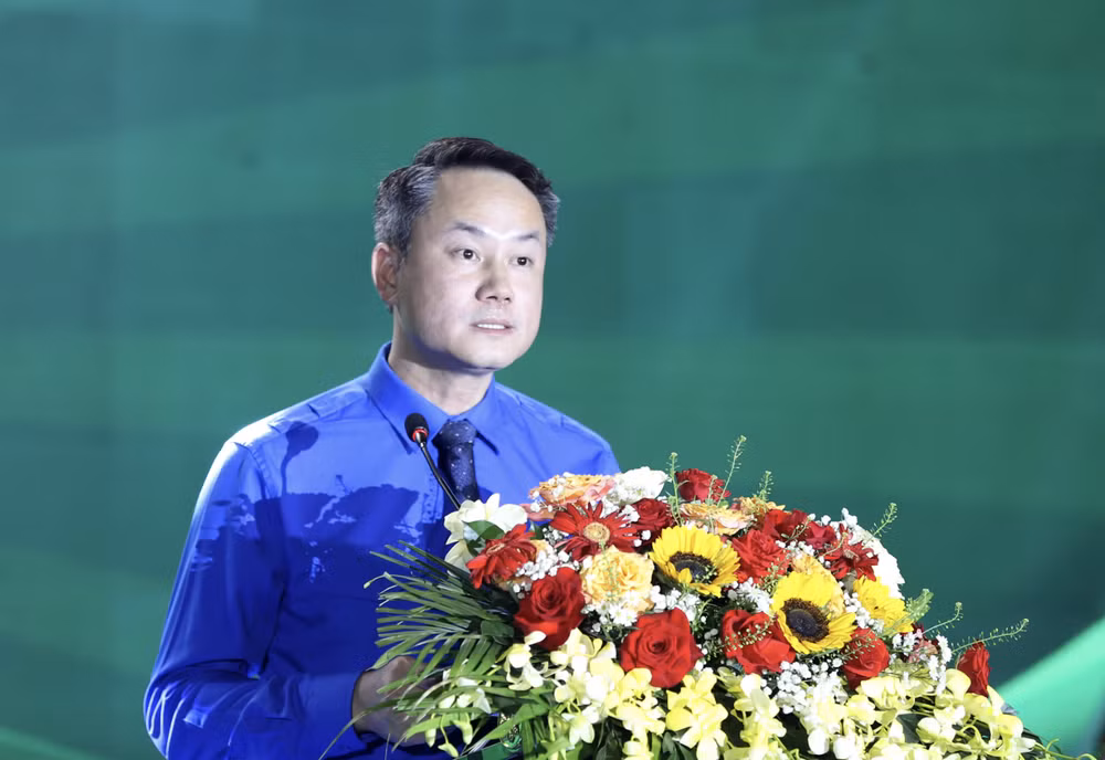 Bí thư Trung ương Đoàn, Chủ tịch Trung ương Hội Liên hiệp thanh niên Việt Nam Nguyễn Kim Quy phát biểu tại lễ trao giải. (Ảnh: Vietnam+)