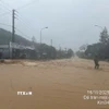 Một số tuyến đường của xã A Lưới 3 bị ngập, nước chảy xiết do mưa lớn. (Ảnh: TTXVN phát)