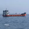 Tàu thương mại chờ đi qua eo biển Hormuz. (Ảnh: THX/TTXVN phát)