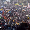 Những người hành hương tham gia lễ hội tôn giáo Kumbh Mela ở thành phố Prayagraj (Ấn Độ) - nơi xảy ra một vụ giẫm đạp khiến nhiều người thương vong hồi tháng 01/2025. (Ảnh: ANI/TTXVN)