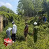 Trung tâm Kỹ thuật Tài nguyên và Môi trường, Chi nhánh khu vực Bình Phước thuộc Sở Nông nghiệp và Môi trường thành phố Đồng Nai phối hợp với các đơn vị liên quan lấy mẫu nước thải để giám định, phân tích phục vụ công tác xử lý theo quy định. (Ảnh: TTXVN phát)