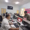 Người dân đến giải quyết thủ tục hành chính tại Trung tâm Phục vụ hành chính công xã Bù Gia Mập. (Ảnh: K GỬIH/TTXVN)