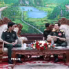 Trung tướng Nghiêm Đức Thuận, Chính ủy Học viện Quân y (Bộ Quốc phòng) chào xã giao Thượng tướng Saichay Kommasith, Thứ trưởng Bộ Quốc phòng, Tổng Tham mưu trưởng Quân đội nhân dân Lào. (Ảnh: Xuân Tú/TTXVN)