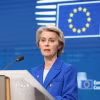 Chủ tịch Ủy ban châu Âu Ursula von der Leyen phát biểu tại cuộc họp báo ở Brussels, Bỉ. (Ảnh: THX/TTXVN)