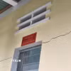 Vụ nổ dưới lòng đất tại xã Ia Rsai, tỉnh Gia Lai chưa xác định được nguyên nhân, khiến nhiều nhà công vụ và nhà dân bị nứt tường ngang, dọc. (Ảnh: Hồng Điệp/TTXVN)