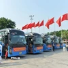 Thành phố bố trí 11 xe đưa người dân đi Triển lãm trong đó 7 xe ở Cung Văn hóa hữu nghị Việt Tiệp, 4 xe ở Trung tâm Văn hóa Xứ Đông. (Ảnh: TTXVN phát)