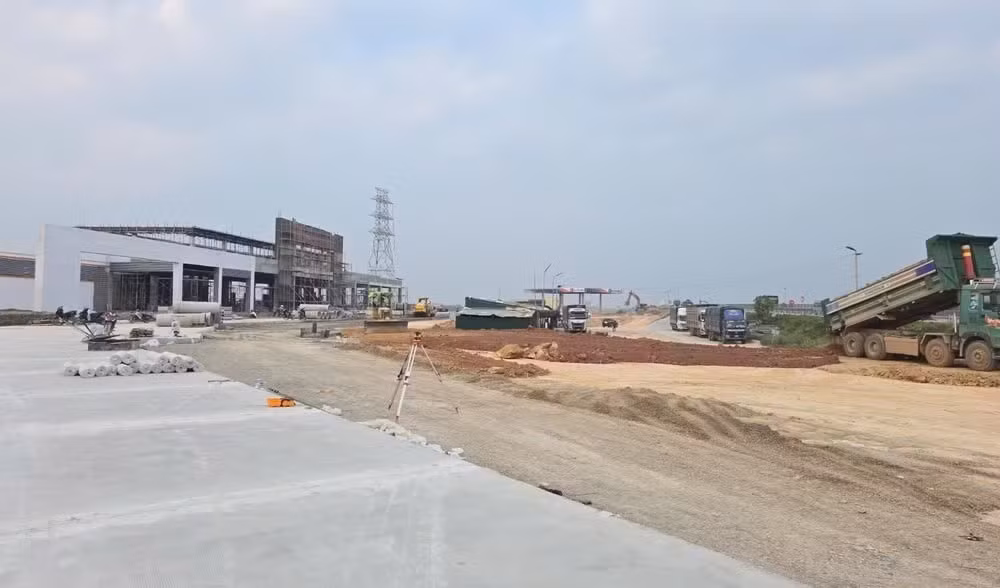 Trên tuyến cao tốc Bắc-Nam phía Đông có 36 trạm dừng nghỉ. (Ảnh: PV/Vietnam+)