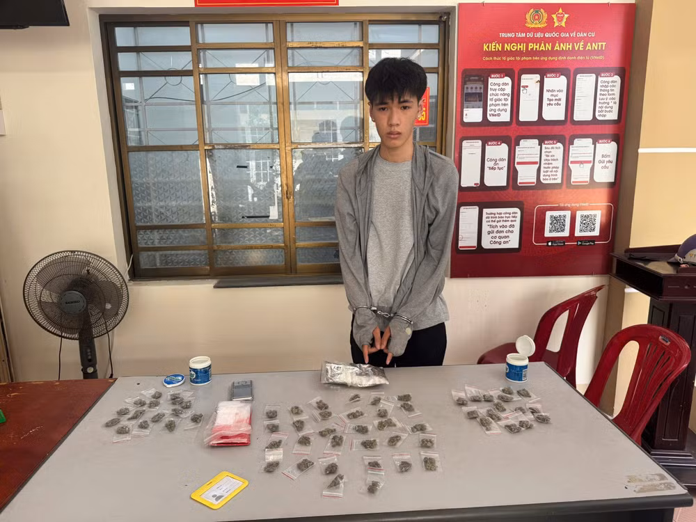 Triệt phá tụ điểm quán bar Revo liên quan tới đường dây ma túy phức tạp tại Thành phố Hồ Chí Minh truong-tien-phuong-huy.jpg