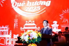 Thay mặt Lãnh đạo Đảng, Nhà nước, Mặt trận Tổ quốc Việt Nam, Chủ tịch nước Lương Cường phát biểu chúc Tết kiều bào. (Ảnh: Lâm Khánh/TTXVN)