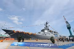 Lễ hạ thủy tàu khu trục Aegis mới trọng tải 8.200 tấn, mang tên ROKS Dasan Jeong Yakyong ngày 17/9/2025. (Nguồn: Yonhap)