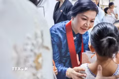 Bà Ngô Phương Ly - Phu nhân Tổng Bí thư, Chủ tịch nước Tô Lâm - thăm Trung tâm Asilo de San Vicente de Paul. (Ảnh: TTXVN phát)