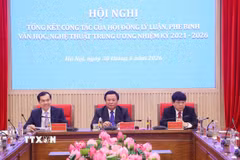 Giáo sư-Tiến sỹ Nguyễn Xuân Thắng, Chủ tịch Hội Lý luận Trung ương chủ trì. (Ảnh: Văn Điệp/TTXVN)