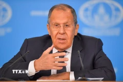 Ngoại trưởng Nga Sergei Lavrov phát biểu họp báo tại Moskva. (Ảnh: THX/TTXVN)