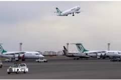 Các máy bay tại sân bay ở Iran. (Ảnh: IRNA/TTXVN)