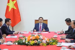 Thủ tướng Phạm Minh Chính điện đàm với Thủ tướng Campuchia Hun Manet. (Ảnh: Dương Giang/TTXVN)