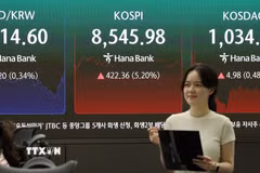 Bảng điện tử hiển thị chỉ số Kospi tại Seoul, Hàn Quốc ngày 15/6. (Ảnh: Yonhap/TTXVN)
