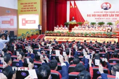 Đại biểu biểu quyết tại Đại hội. (Ảnh: Phương Hoa/TTXVN)