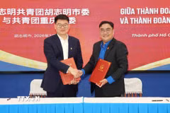 Lễ ký kết Biên bản ghi nhớ hợp tác giữa Thành Đoàn Thành phố Hồ Chí Minh với Thành Đoàn thành phố Trùng Khánh, Trung Quốc. (Ảnh: Trung Tuyến/TTXVN)
