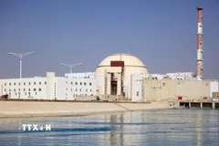 Quang cảnh bên ngoài nhà máy điện hạt nhân Bushehr của Iran. (Ảnh: IRNA/TTXVN)