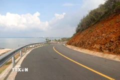 Tuyến đường ven biển thành phố Phan Thiết (Bình Thuận) được đầu tư xây dựng sẽ kết nối tuyến đường ven biển Núi Cố hiện hữu. (Ảnh: Nguyễn Thanh/TTXVN)