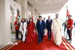 Lễ đón Thủ tướng Phạm Minh Chính cùng Phu nhân bắt đầu chuyến thăm chính thức Kuwait. (Ảnh: Dương Giang/TTXVN)