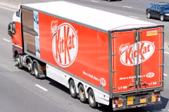 Một xe tải chở kẹo Kitkat. (Nguồn: Alamy)